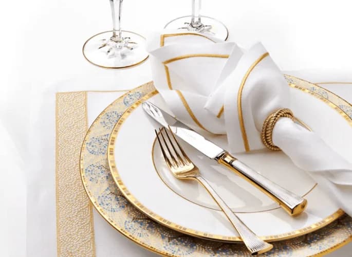 Bespoke tableware crystal and table linen placeholder